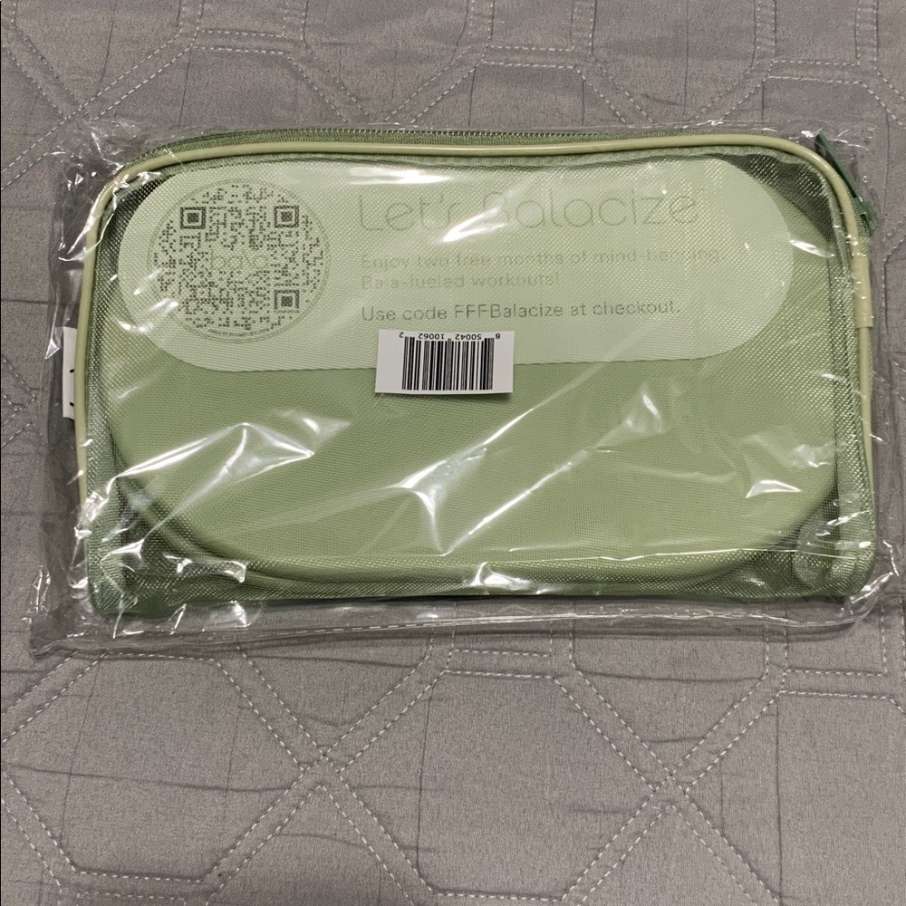 BALA SLIDERS in Light Green with Travel Pouch - Picture 4 of 4